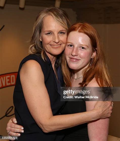 Helen Hunt Nude Photos & Naked Sex Videos